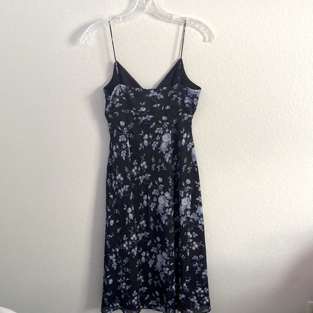 Loft Dress - Picture 2 of 3
